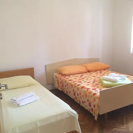 Apartment Paulovnija Zadvarje