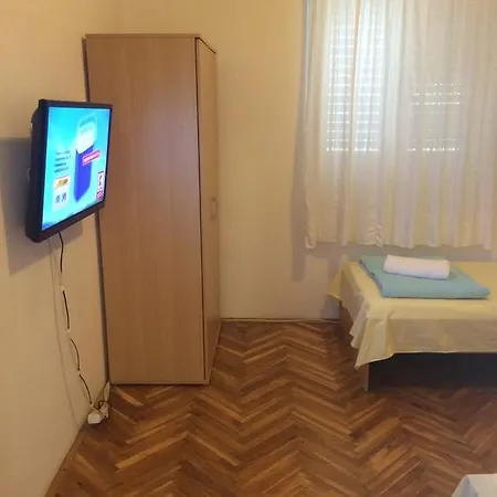 Apartment Paulovnija Zadvarje