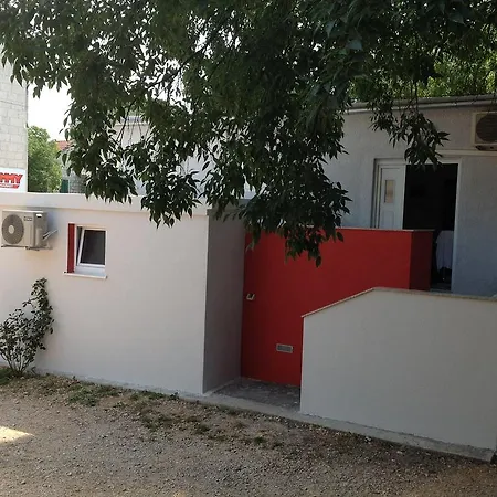 Paulovnija Apartment Zadvarje