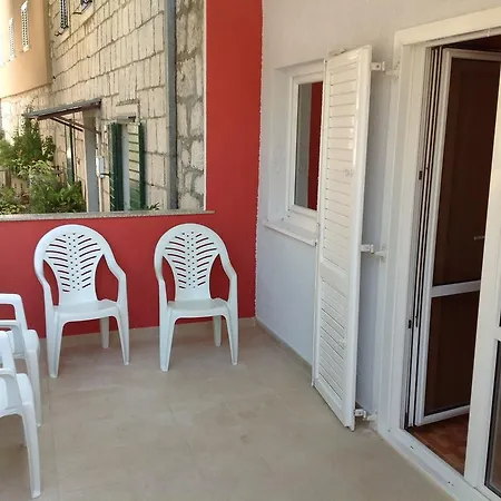 Paulovnija Apartment Zadvarje